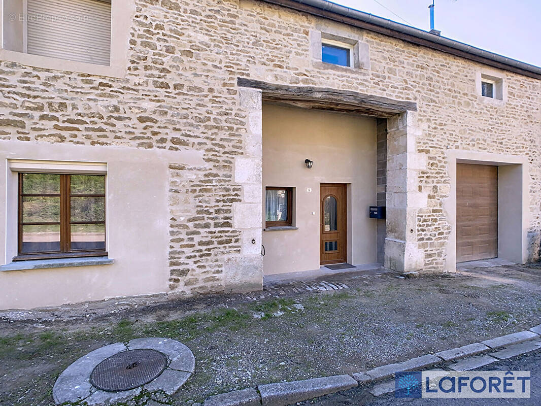 Maison à VAL-DE-MEUSE