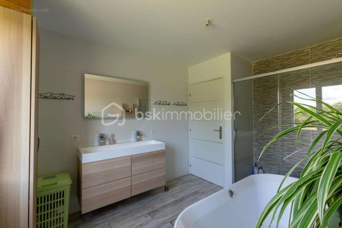 Maison à DAMPIERRE-EN-BURLY