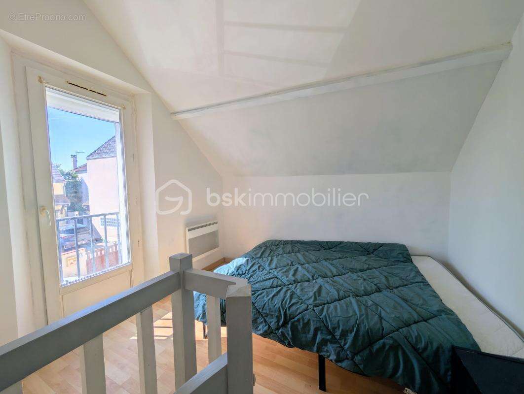 Appartement à QUINCY-VOISINS