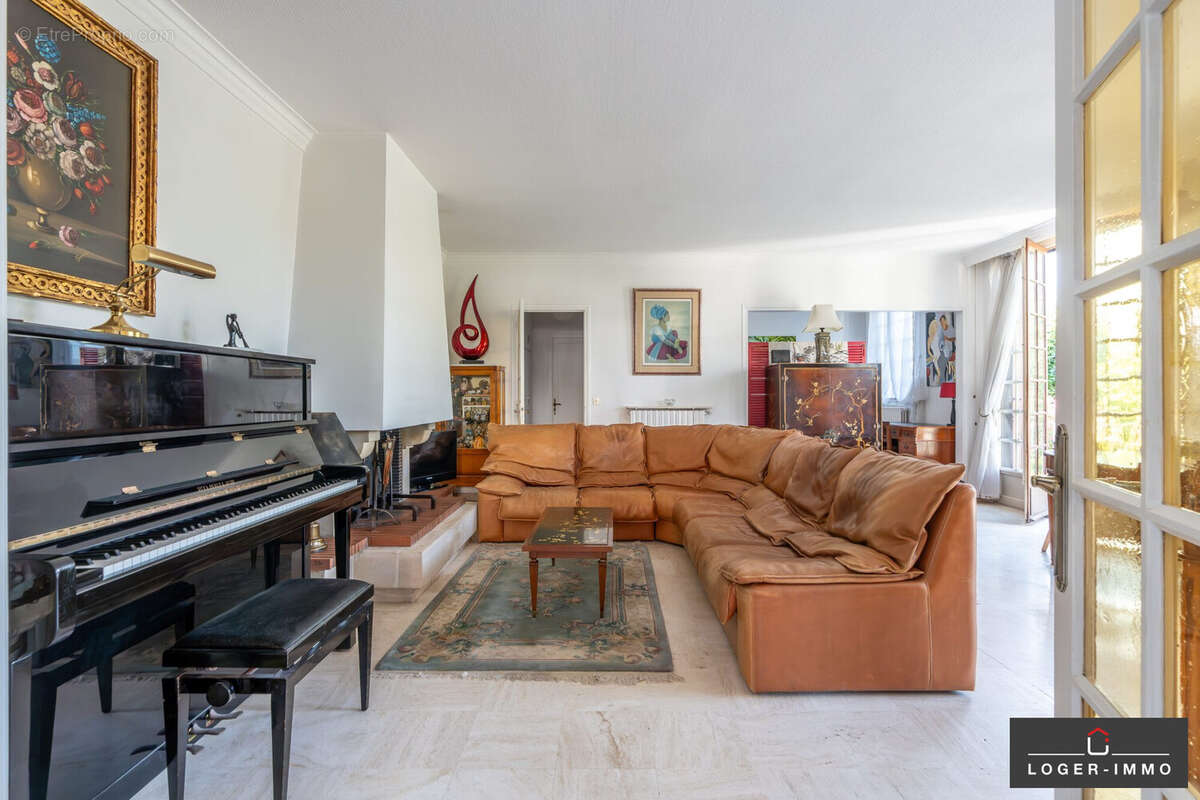 Maison à SAINT-MAUR-DES-FOSSES