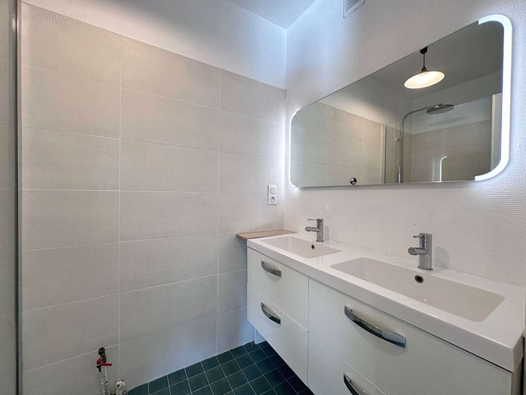 Appartement à JACOB-BELLECOMBETTE