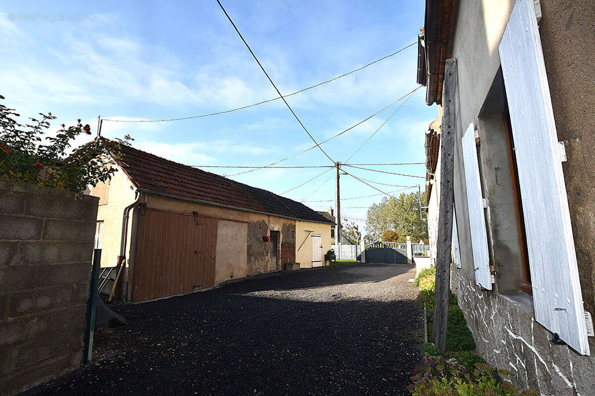 Maison à JALIGNY-SUR-BESBRE