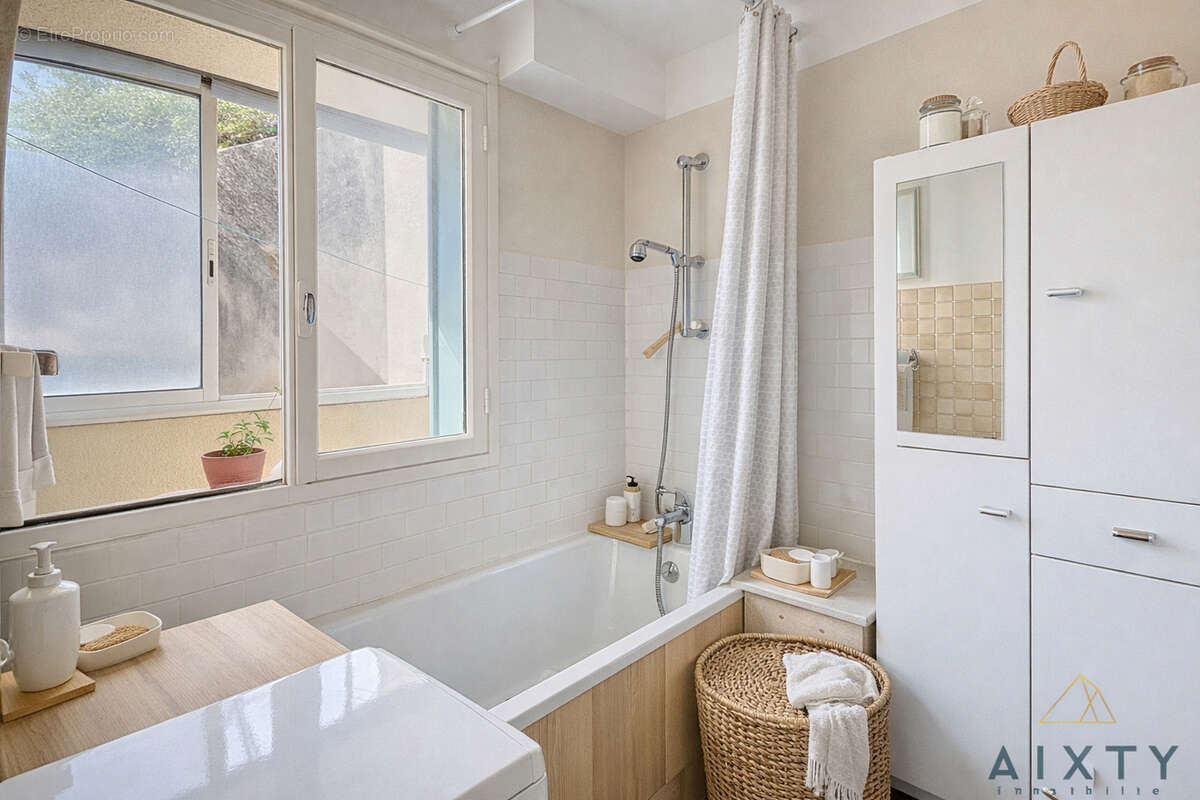 Appartement à MARSEILLE-5E