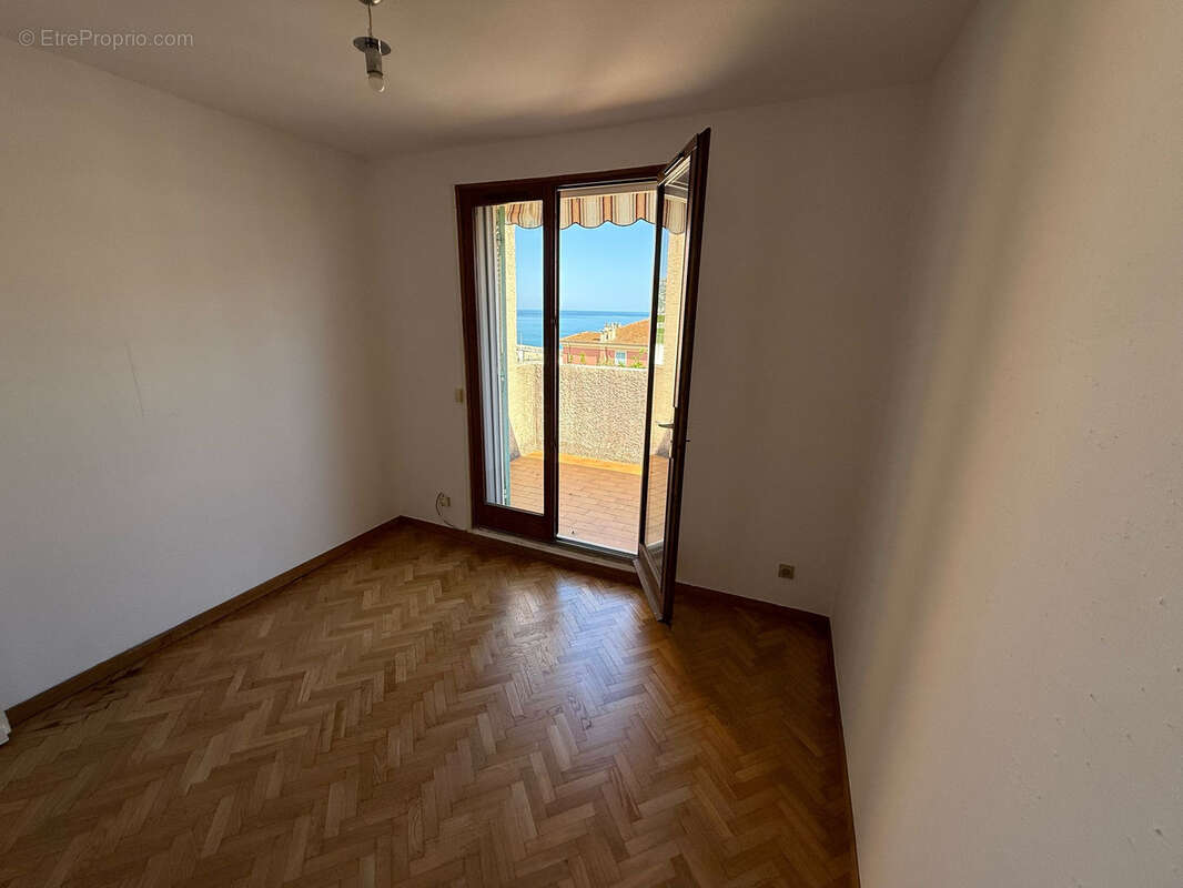 RARE sur Menton Garavan-maison mitoyenne-3 chambres-terrasses-jardin-2 parkings-grande cave-vue mer vieille vi - photo 8