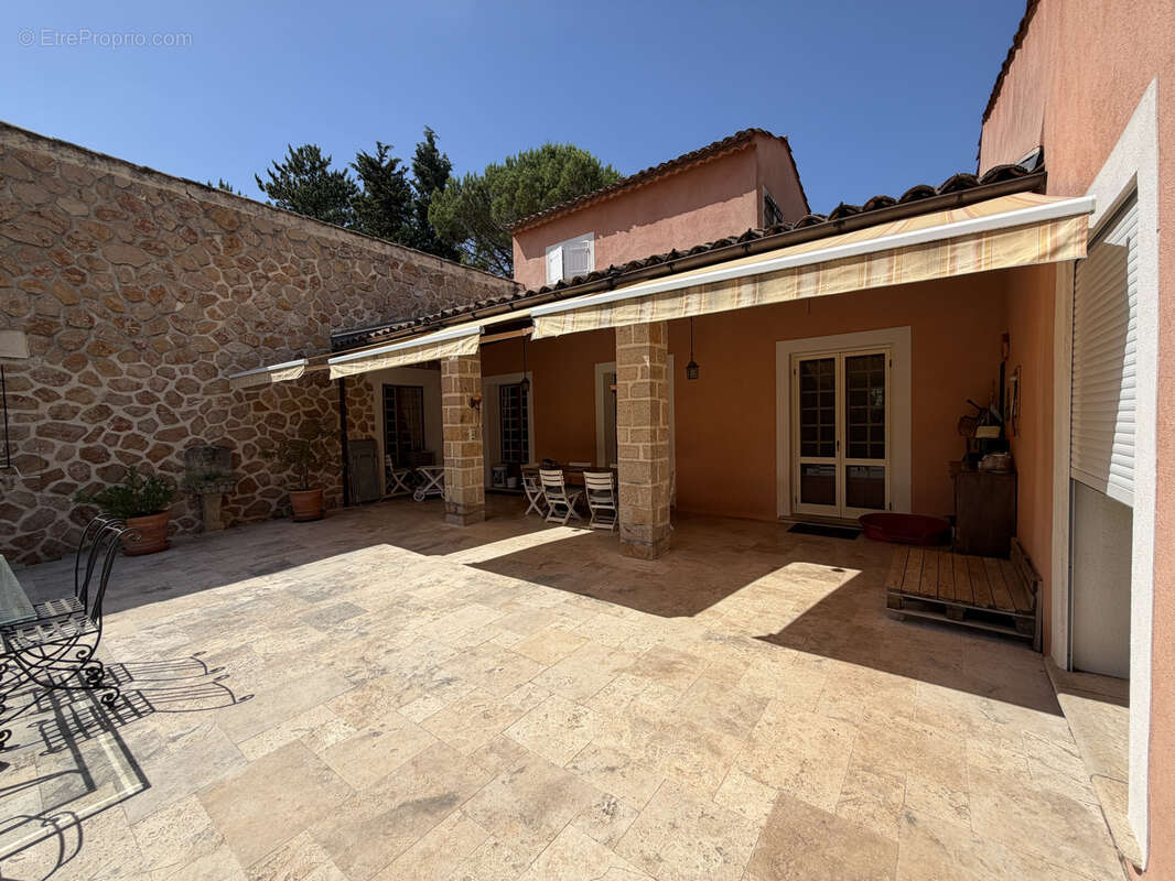 Maison à REGUSSE