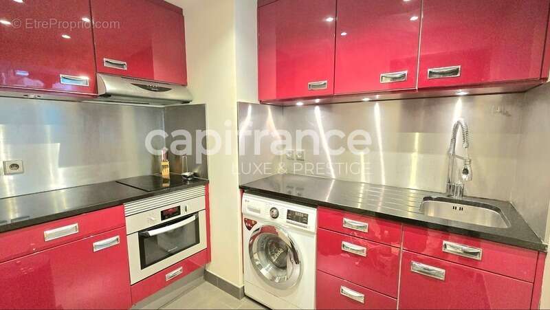 Appartement à PARIS-8E