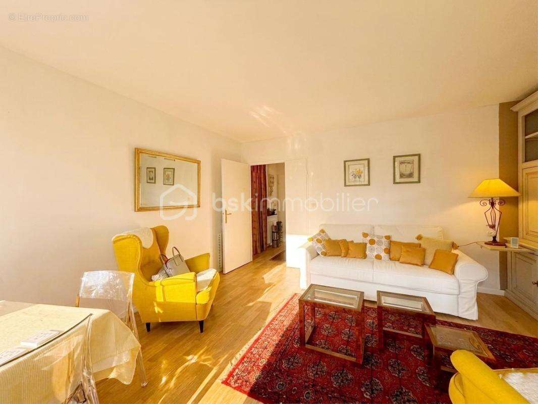 Rare ! 2 pieces avec double terrasse et jardin - photo 4