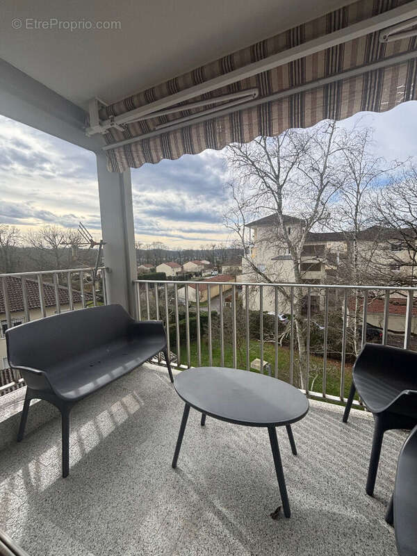 Appartement à LONS