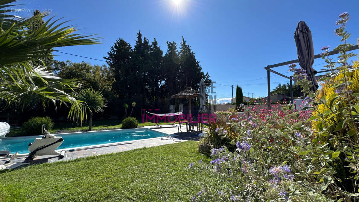 Maison à PERNES-LES-FONTAINES