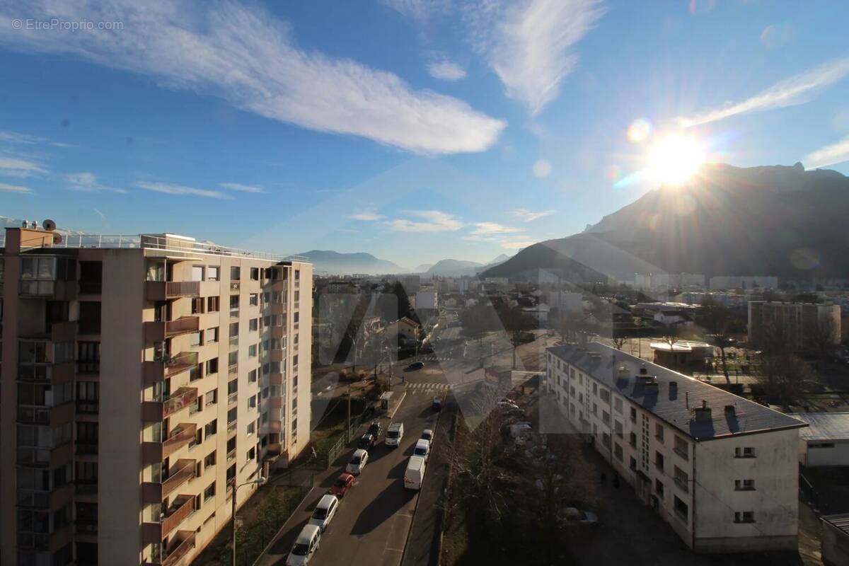 Appartement à FONTAINE