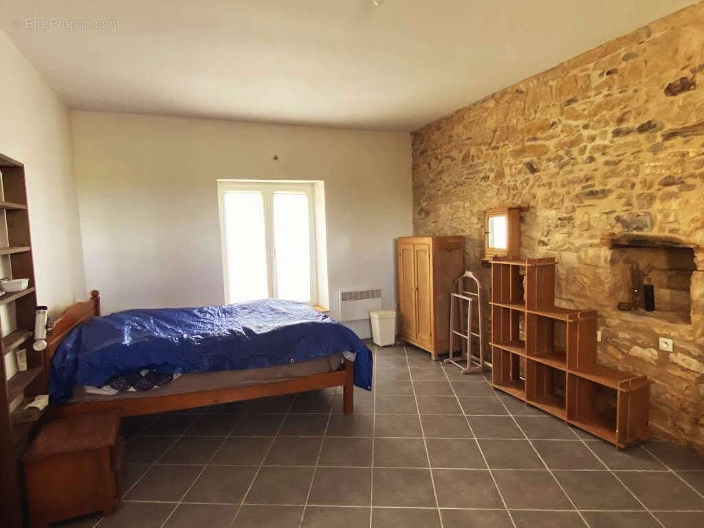 Maison en pierre avec piscine à Excideuil 5 pièce(s) 180 m2 - photo 10