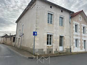 Maison à NIEUIL-L'ESPOIR