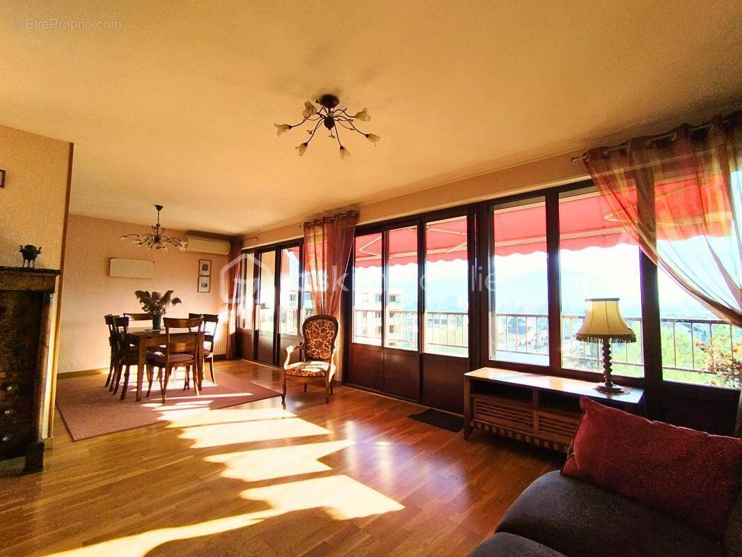 Appartement à ECHIROLLES