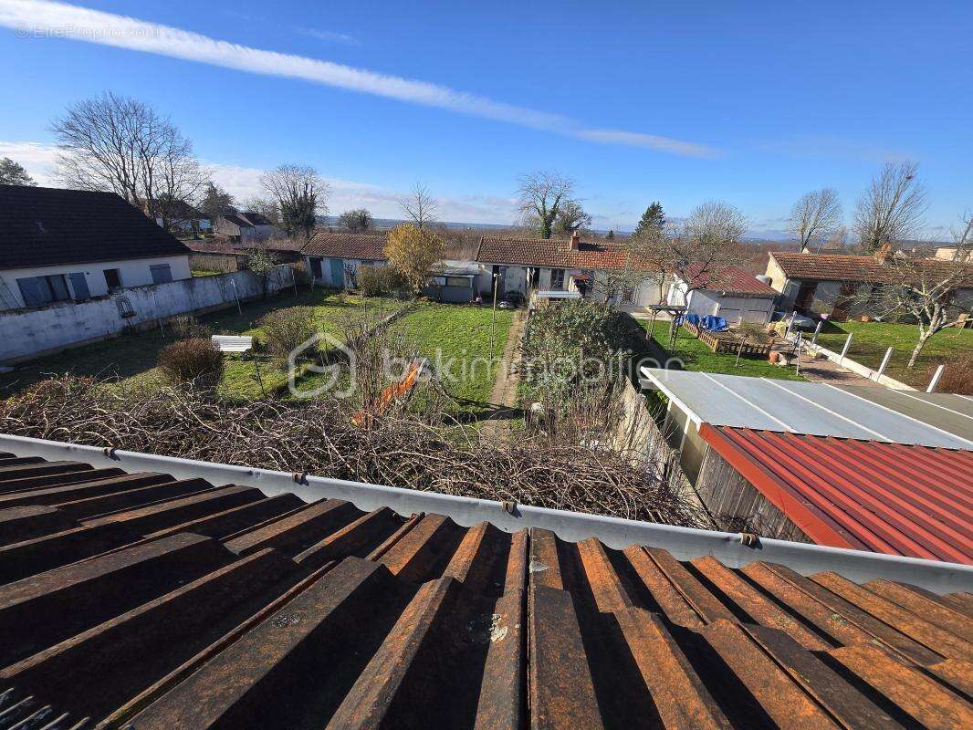 Maison à VARENNES-VAUZELLES