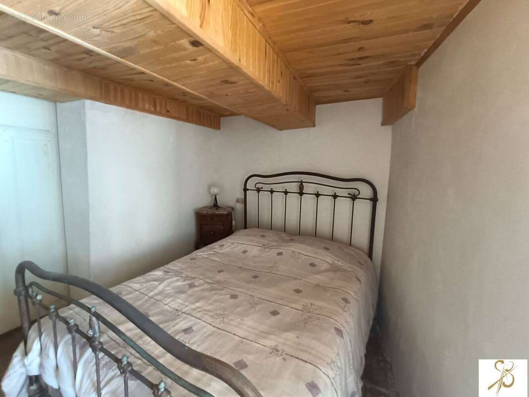 Maison 51 m² à Regusse  - photo 5