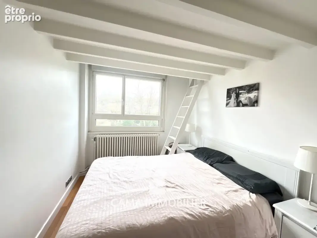Bel appartement de 69m2, deux chambres, au dernier étage, à deux pas des écoles et 10mn à pied de la gare. - photo 5
