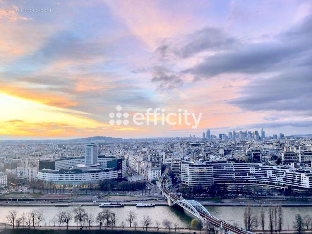 Appartement à PARIS-15E