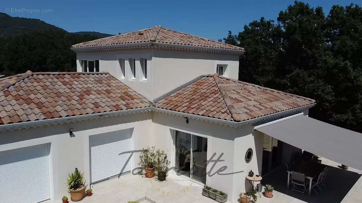 Maison à ALBA-LA-ROMAINE