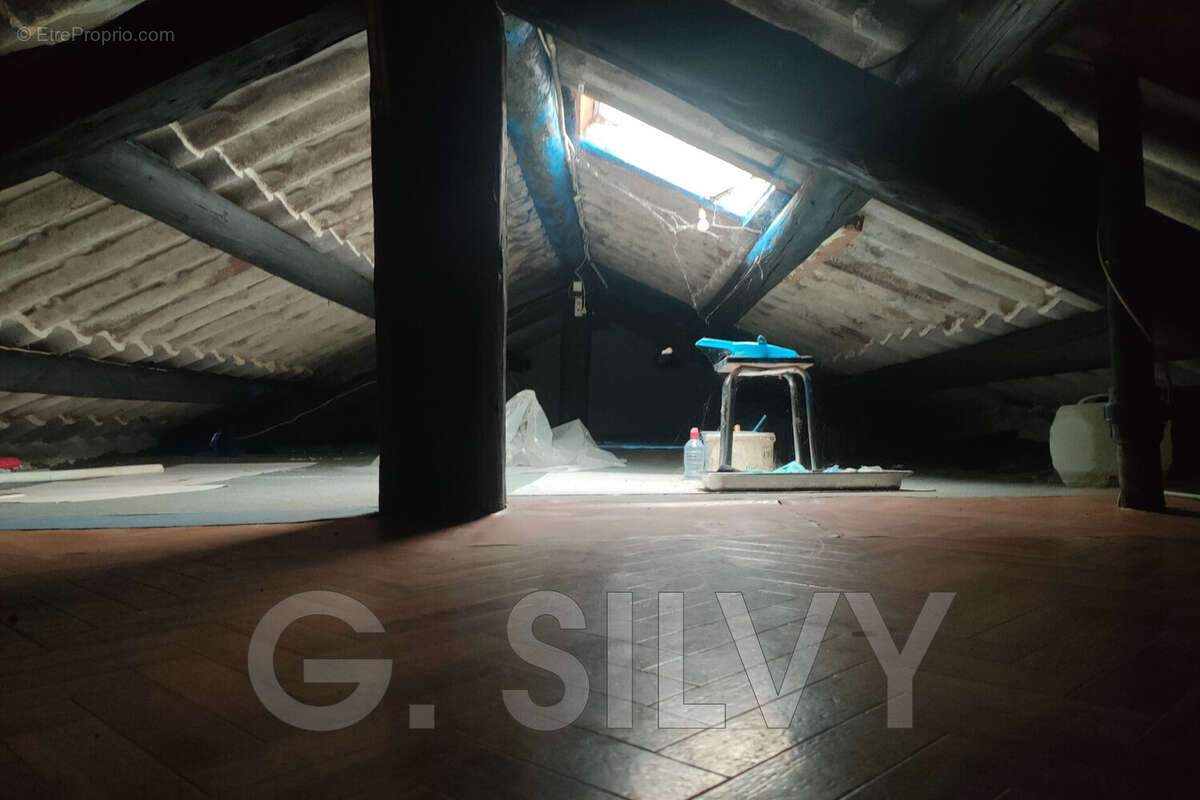 Appartement à CADEROUSSE