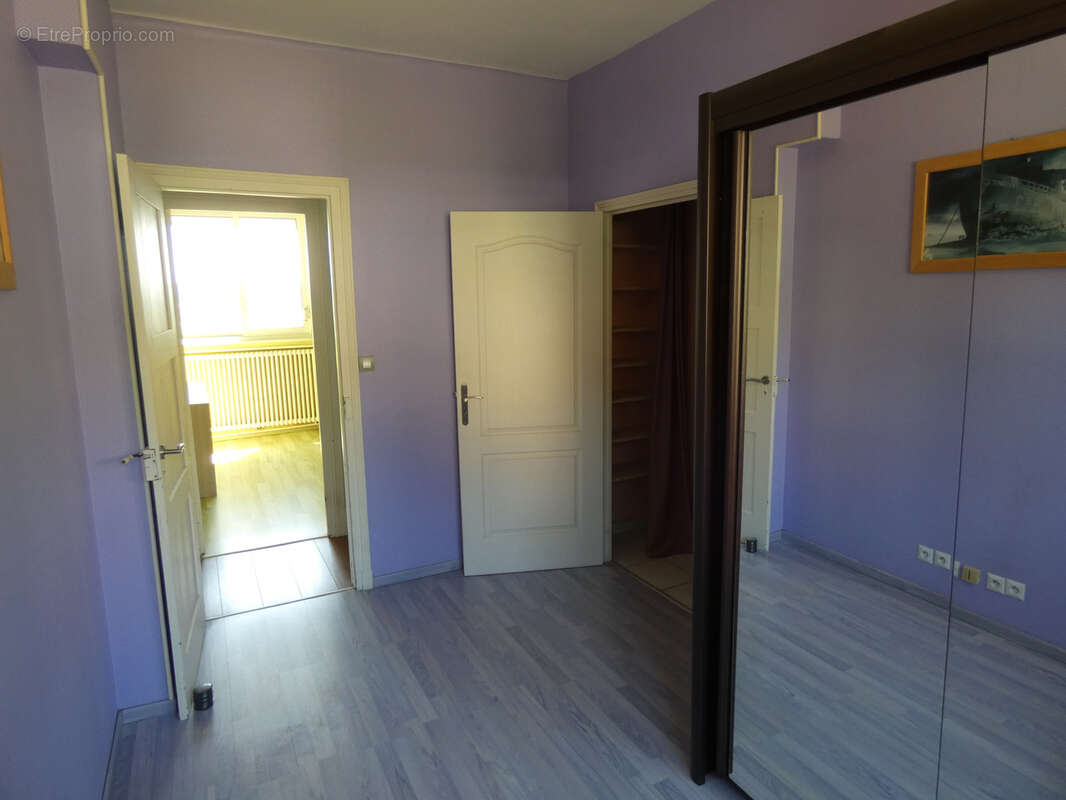 Maison à Laon   Jardin clos, 2 chambres, bureau rénové et carport - photo 10