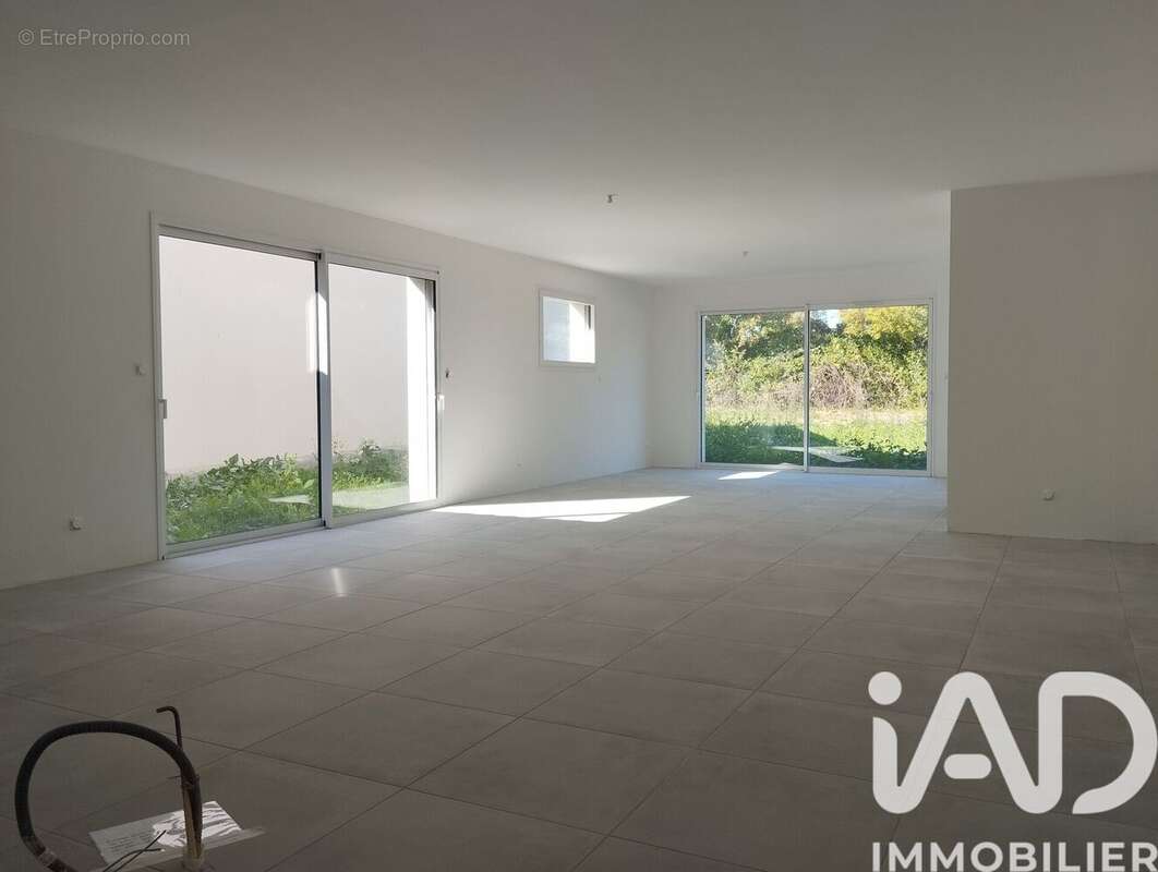 Photo 2 - Maison à ANAIS