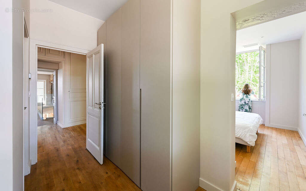 Hauteurs de Saint-Cyr-au-Mont-d'Or   Propriété de Maître de 340 m2 - 8 pièces 5 suites - photo 28