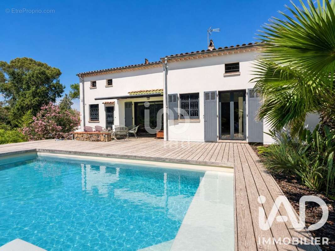 Photo 2 - Maison à SAINT-RAPHAEL