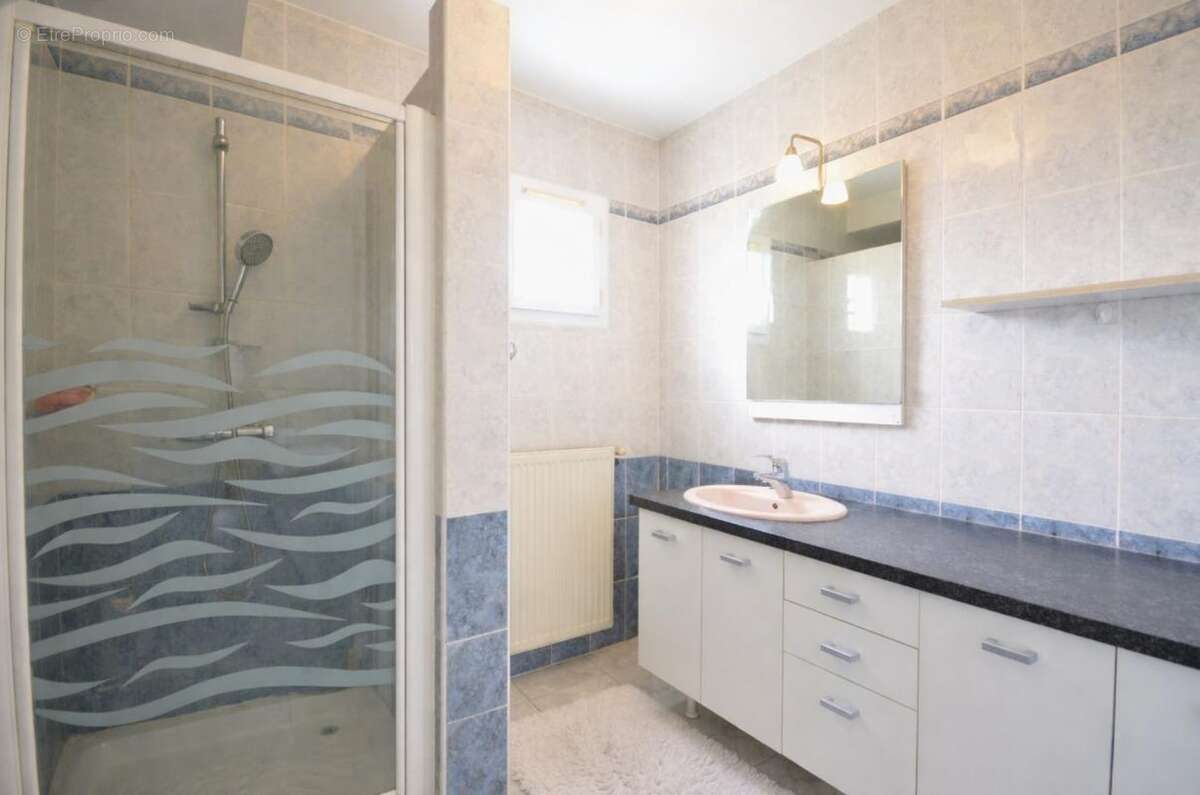 possibilité PMR - Maison T7 au Calme de la Toison d’Or triple garage, jardin clos et arboré et quartier bienveillant - photo 5