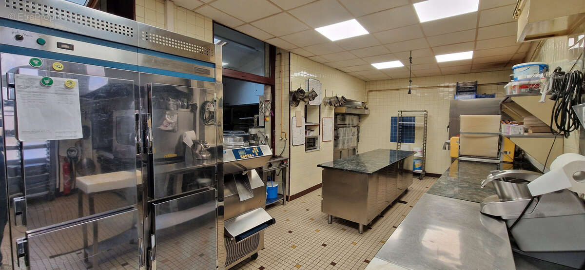 Commerce à PONT-DU-CHATEAU