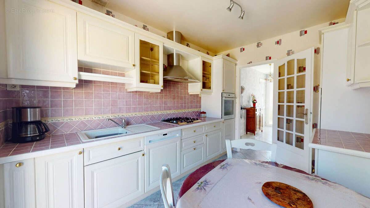 Maison à LES CLAYES-SOUS-BOIS