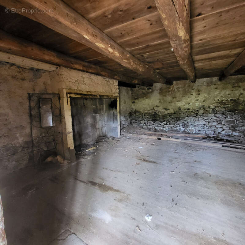 Maison à SEGUR-LES-VILLAS