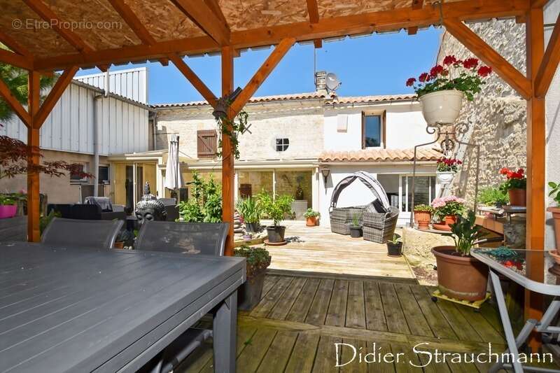 Maison à AIGREFEUILLE-D&#039;AUNIS