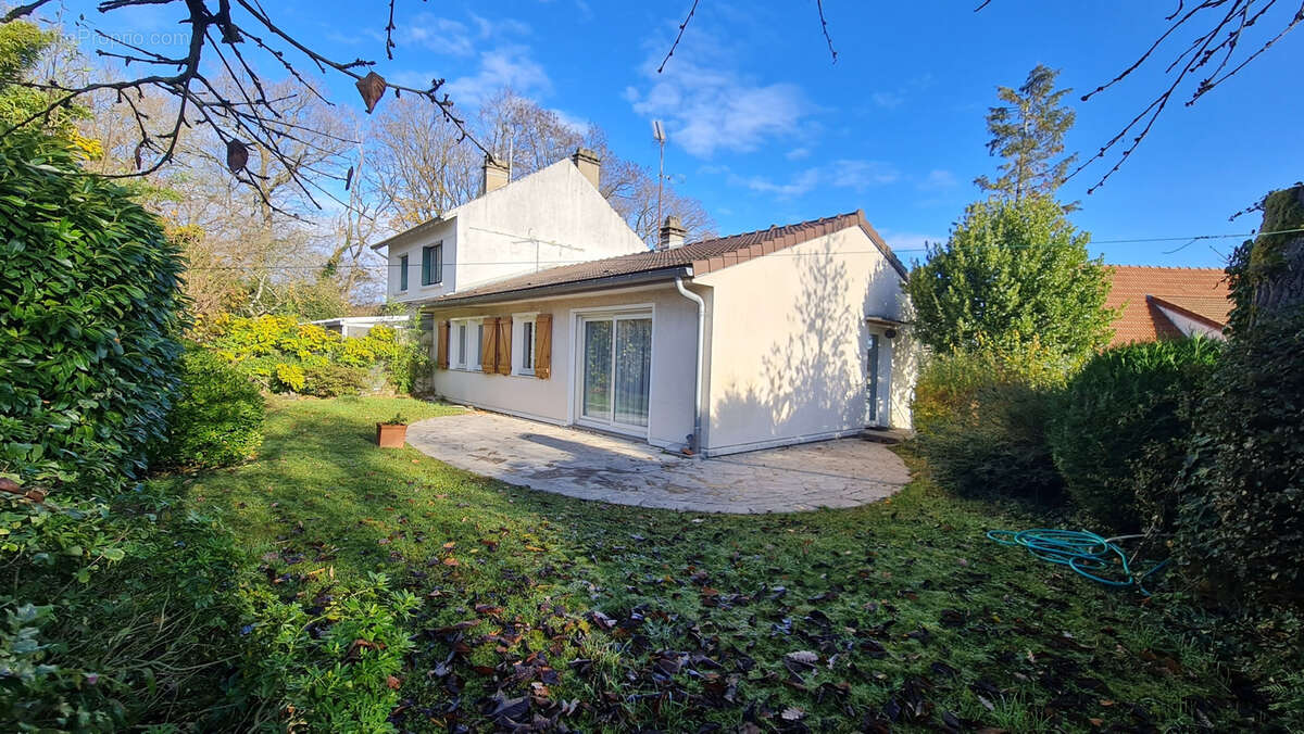 Maison à VERRIERES-LE-BUISSON