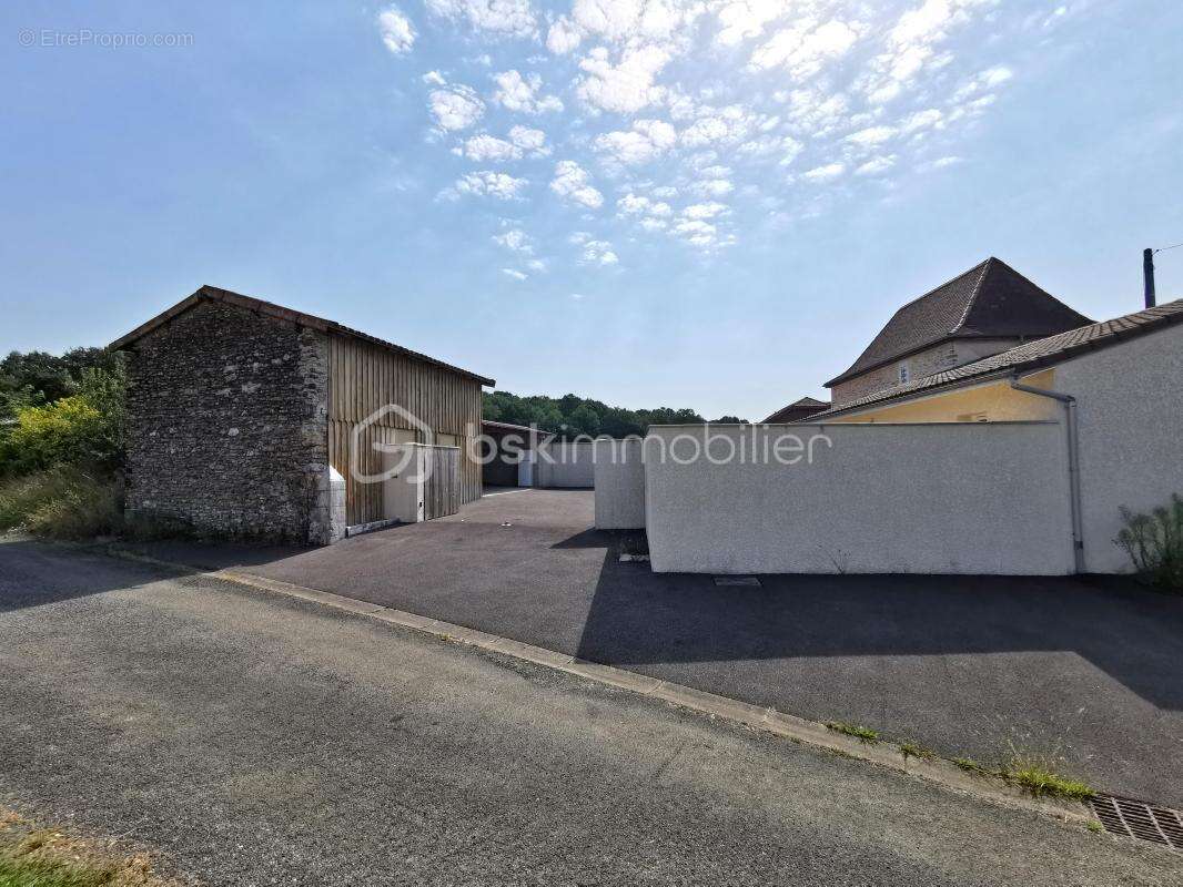 Grande propriété au calme, 8 pièces, 192 m² Habitables, à 45 minutes des plages ! - photo 2