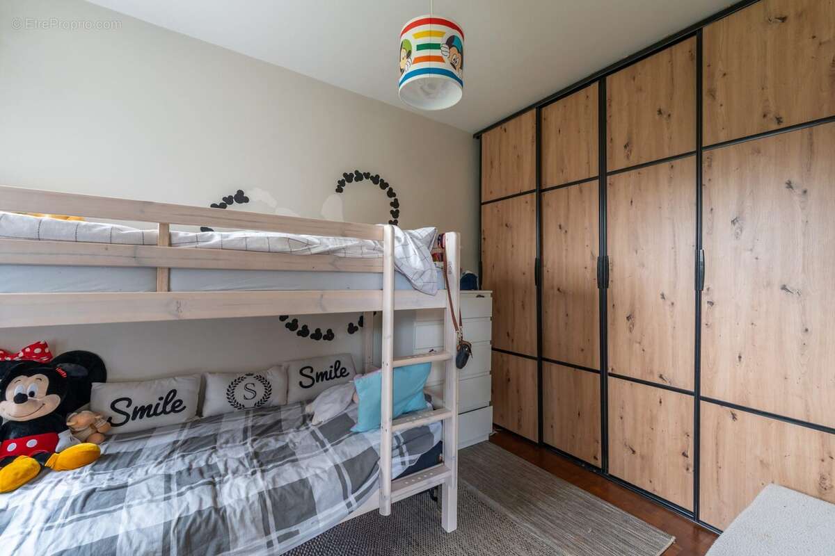 Appartement à LES PAVILLONS-SOUS-BOIS