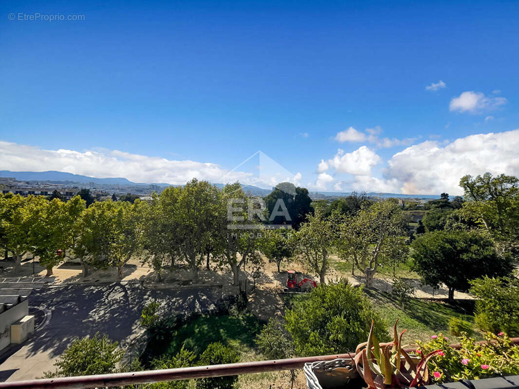 Appartement à MARSEILLE-15E