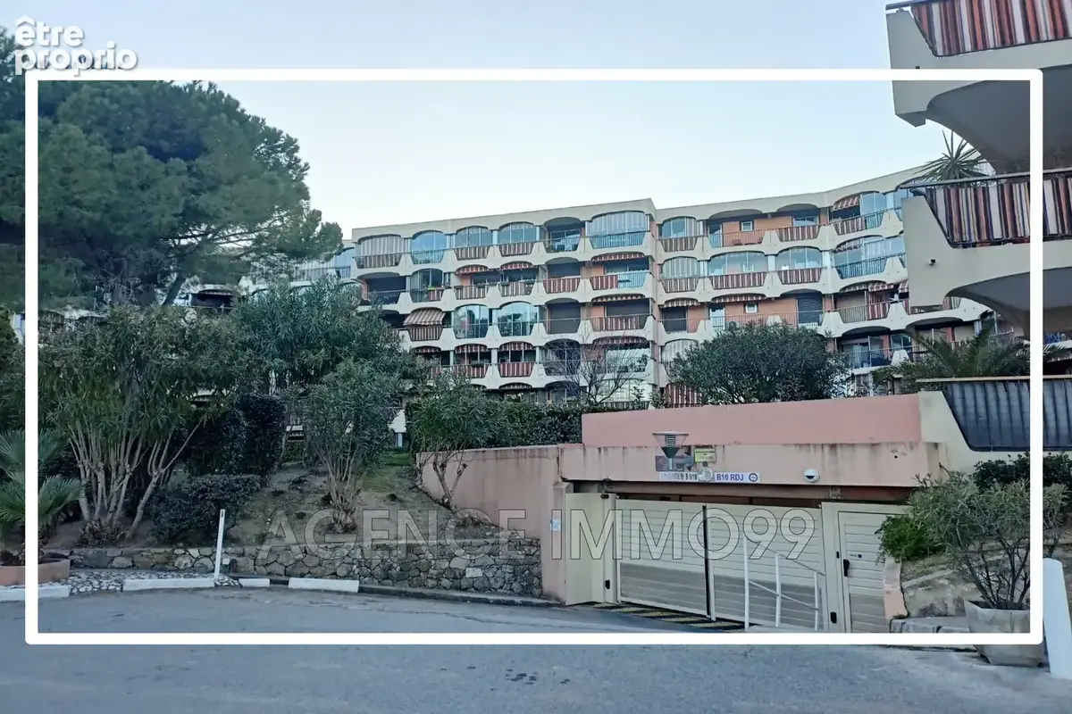 Parking à MANDELIEU-LA-NAPOULE