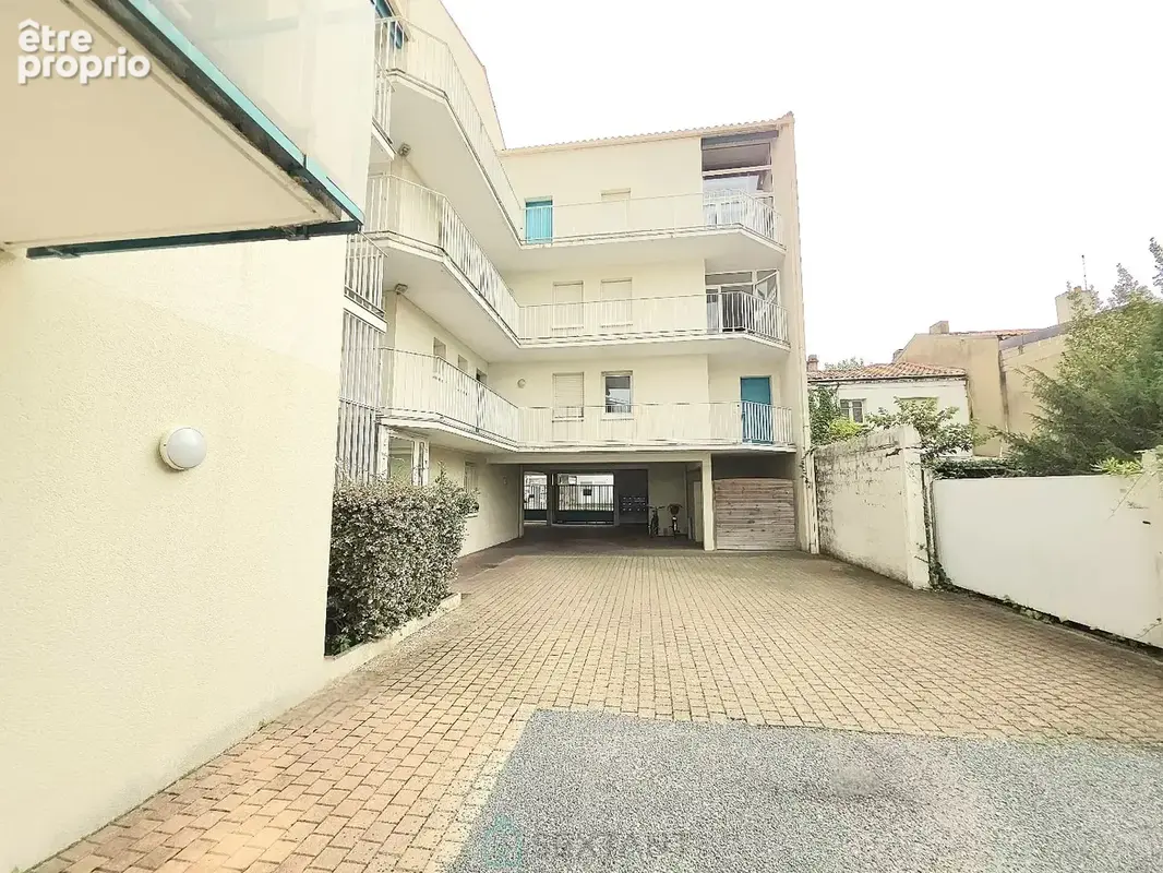 Appartement 81 m², parking, 2 chambres, plage et centre ville - photo 15