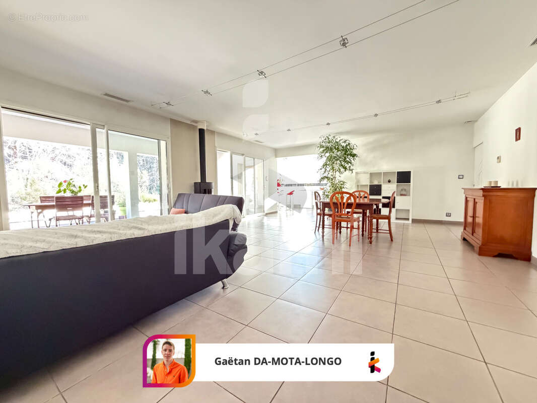 Maison lumineuse avec suites parentales et cadre exceptionnel - photo 4