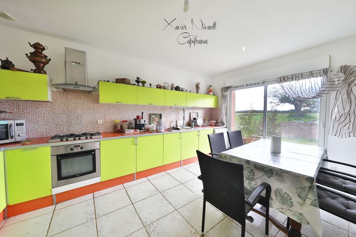 Maison à vendre 8 pièces proche de MANTENAY MONTLIN (01) - photo 6