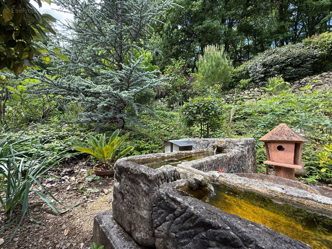 Maison à POUJOLS