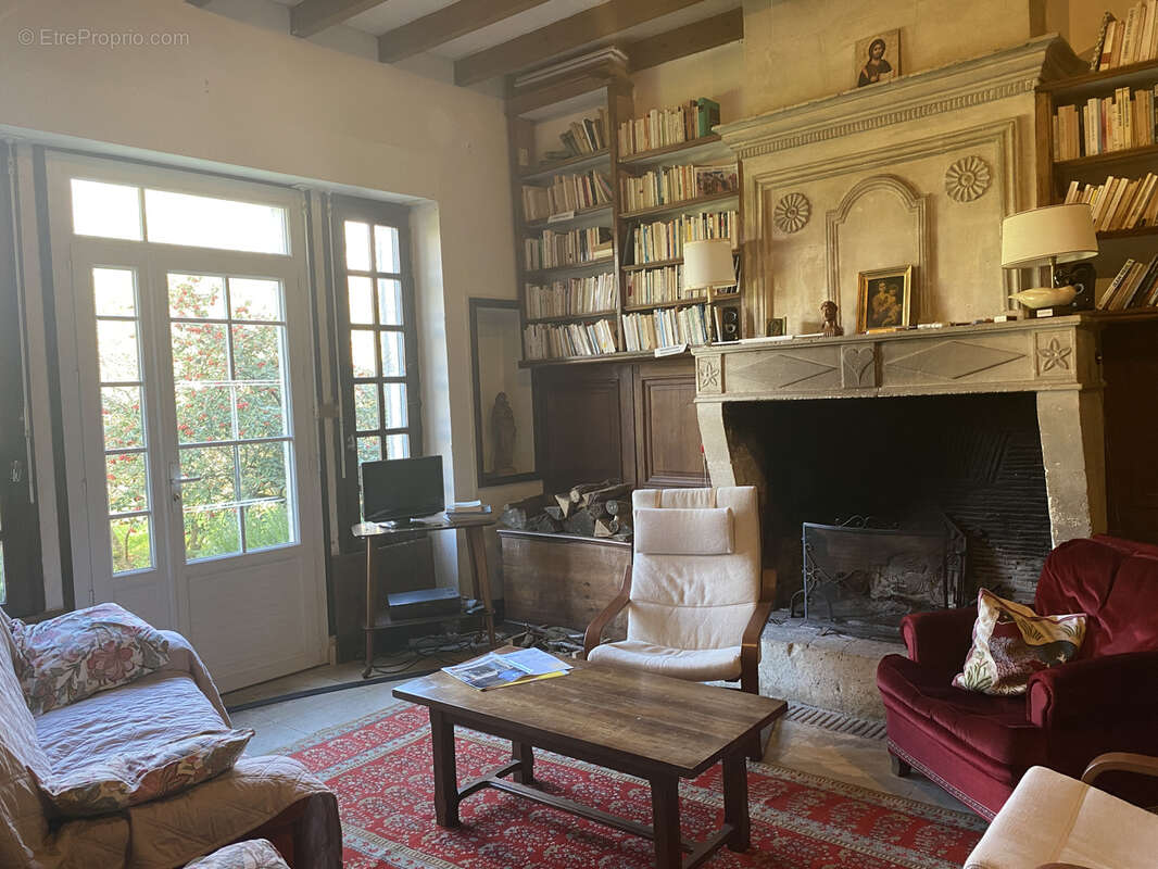 Maison à CHERVES-RICHEMONT