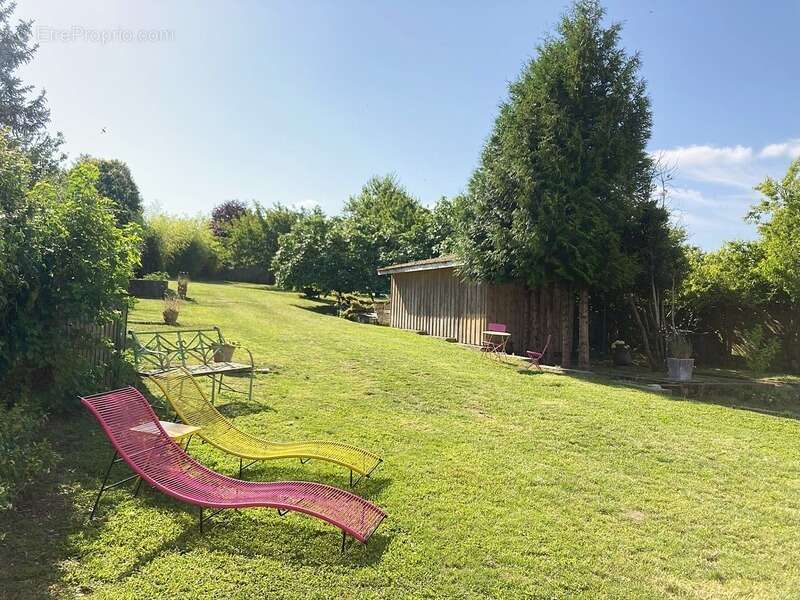 À VENDRE – BARBEZIEUX-SAINT-HILAIRE (16) – Propriété de caractère - cœur de ville - photo 8