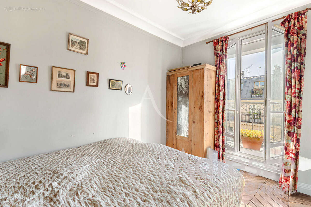 Appartement à PARIS-10E