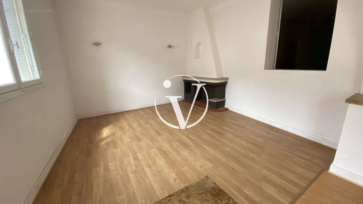 Immeuble, centre ville de Vendôme - photo 2
