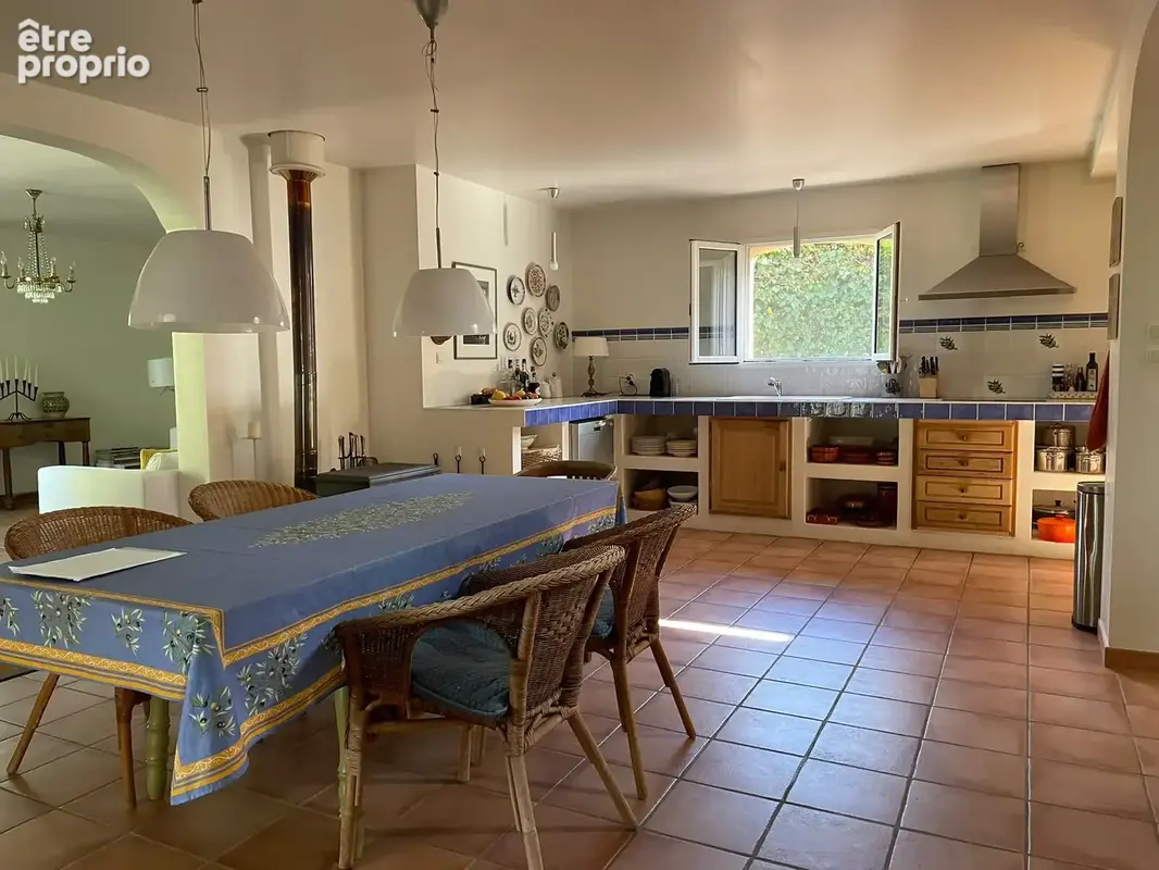 Maison familiale avec piscine, jardin arboré et terrain de pétanque - photo 8