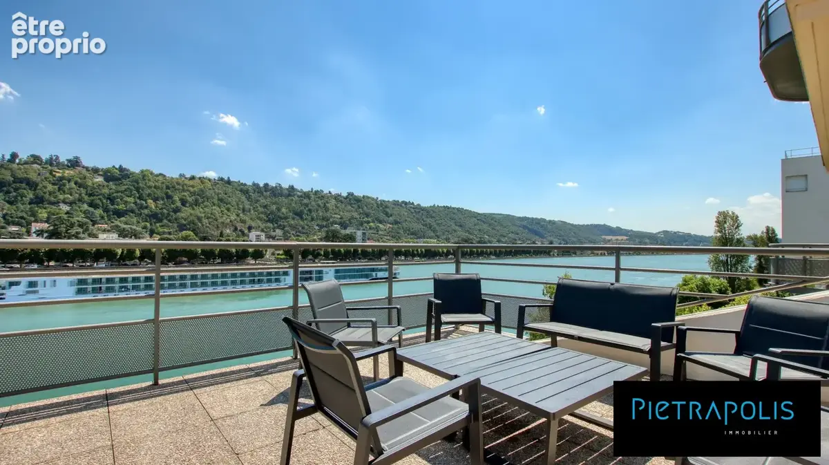 Appartement 243 m² à Sainte-Colombe  - photo 4