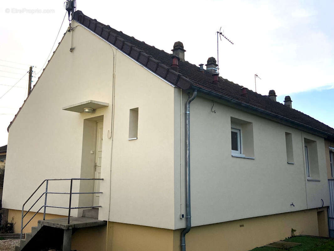 Maison à COURVILLE-SUR-EURE