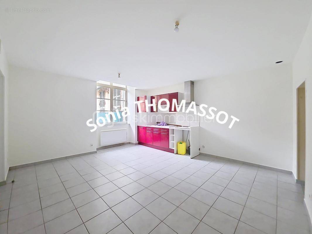 Appartement à AUXONNE