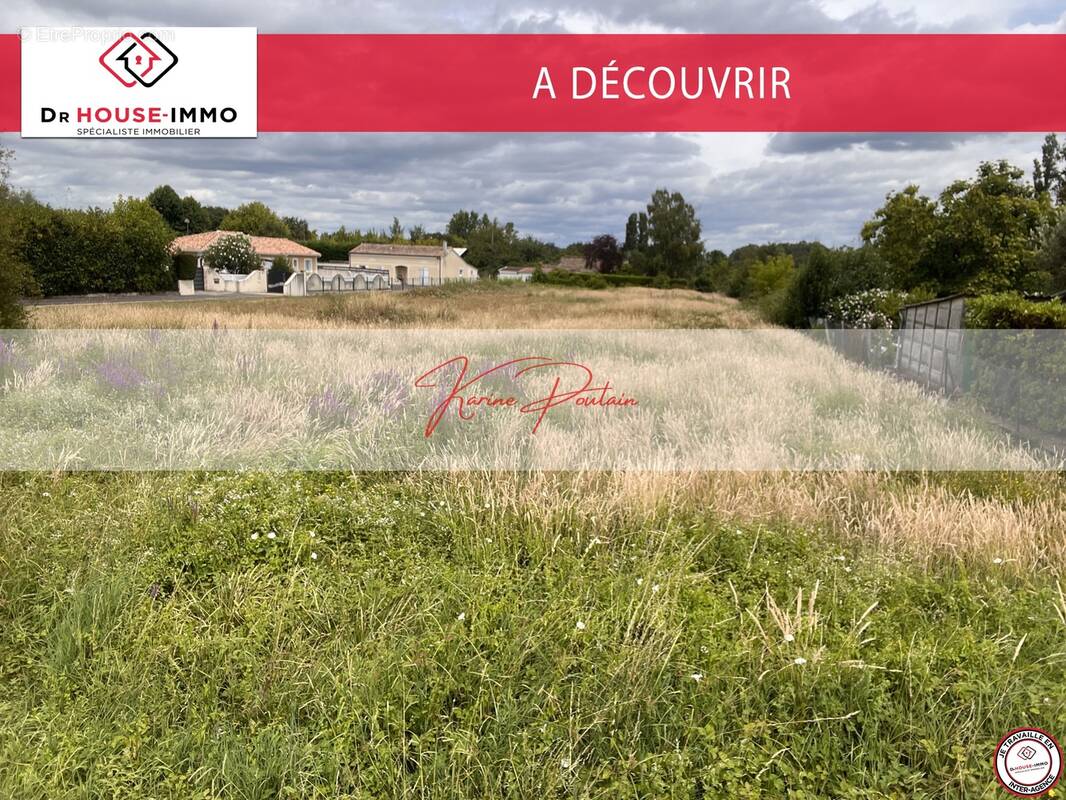 Terrain à AMBARES-ET-LAGRAVE